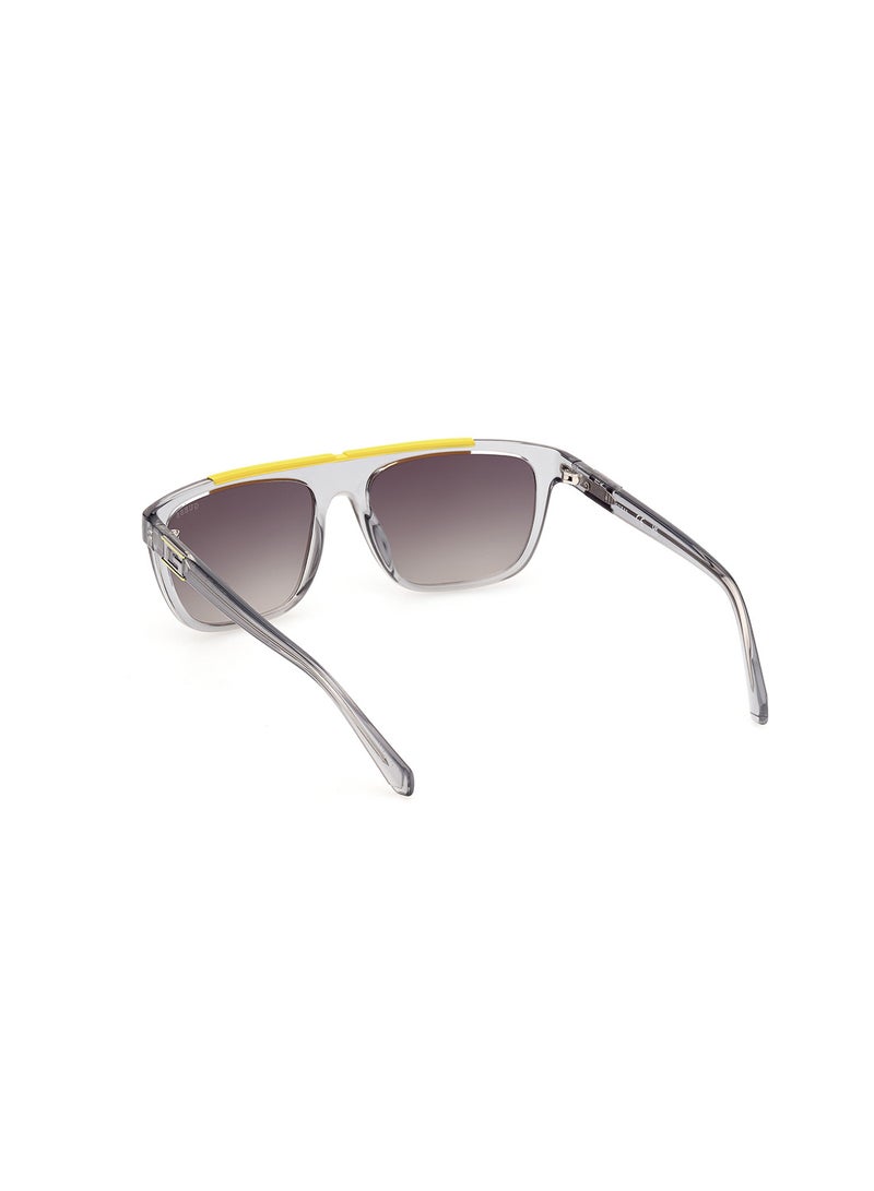 GUESS Men's UV Protection Rectangular Shape Sunglasses - GU0012220B57 - Lens Size: 57 Mm - Shiny Grey - Image 3